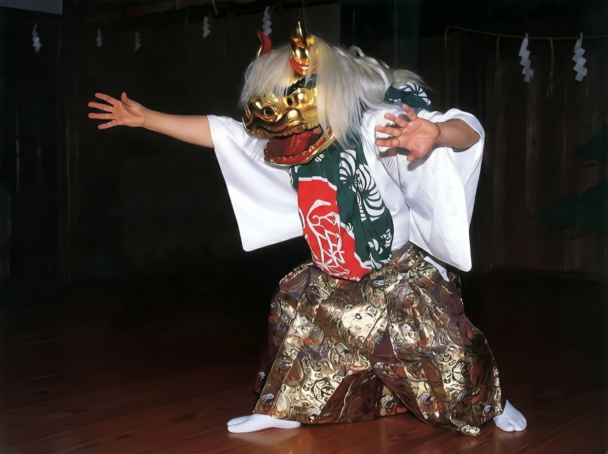 魔除けの寿獅子舞